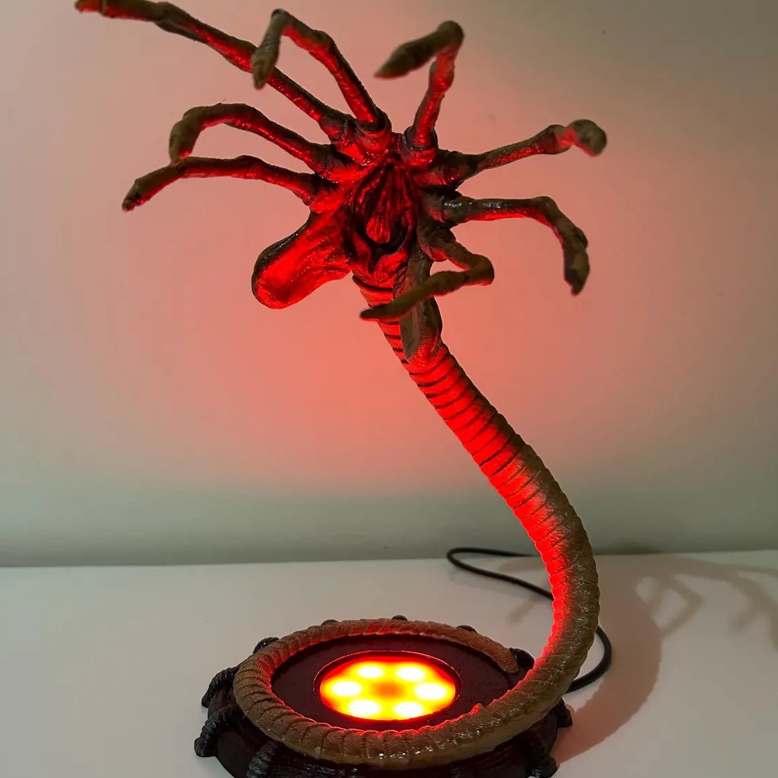 Alien Facehugger Lampe Nachtli – Neon Sign Party Bewertung und Preis